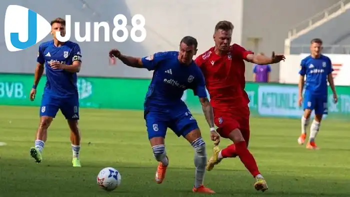 Hai đội có sức mạnh ngang nhau Hai đội có sức mạnh ngang nhau